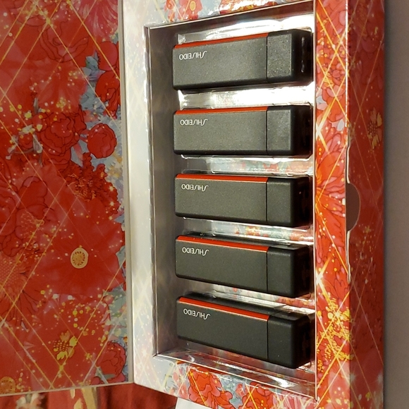Shiseido Ginza Tokyo lipsticks 5 colorsNWTNIBnever opened or usedsee pics